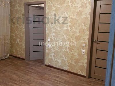 3-комнатная квартира, 48 м², 2/5 этаж, 5 микрорайон 35 — абая- момышулы за 10.2 млн 〒 в Темиртау