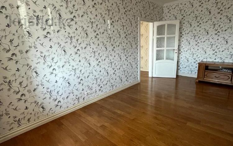 3-комнатная квартира · 60 м² · 2/4 этаж, елебекова за 45 млн ₸ в Алматы, Медеуский р-н — фото 2