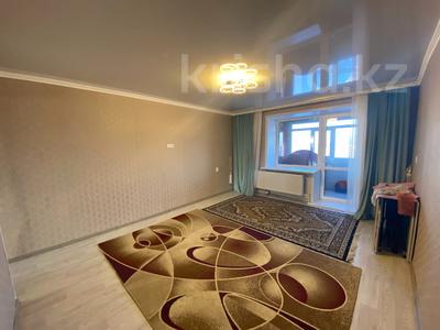 3-комнатная квартира, 61 м², 5/5 этаж, Мирная — Библиотечная за 10.5 млн 〒 в Караганде, Алихана Бокейханова р-н