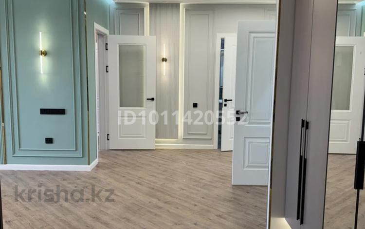 3-бөлмелі пәтер · 120 м² · 4/5 қабат, Дуримбетова 37, бағасы: 75 млн 〒 в Таразе — фото 2