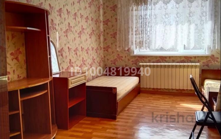 3 бөлме · 100 м² · 2 қабат, Карасай батыра 50, бағасы: 30 000 ₸ в Актобе, мкр. Курмыш — фото 2