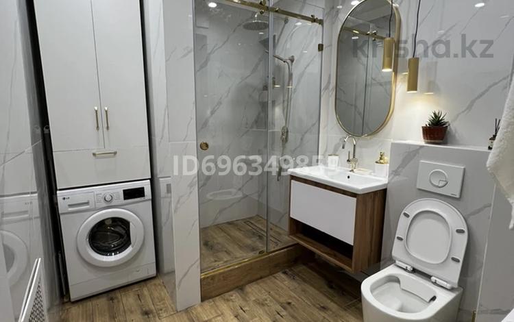 2-комнатная квартира · 55 м² · 3/16 этаж, Жандосова 94А за 433 000 ₸ в Алматы, Бостандыкский р-н — фото 4