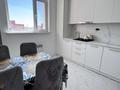 2-бөлмелі пәтер · 77 м² · 9/9 қабат, Атырау ш/а., Абулхайыр хана — Напротив цон, рядом школа, садик., бағасы: 320 000 ₸ в мкр Атырау — фото 3