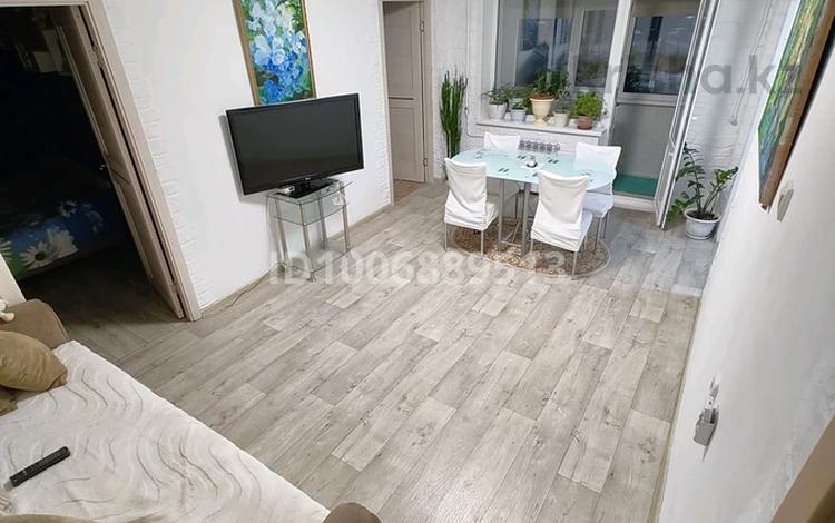 3-комнатная квартира · 50.2 м² · 2/5 этаж, Михаэлиса — Школа лицей 11 за 20.5 млн ₸ в Усть-Каменогорске, Ульбинский — фото 2