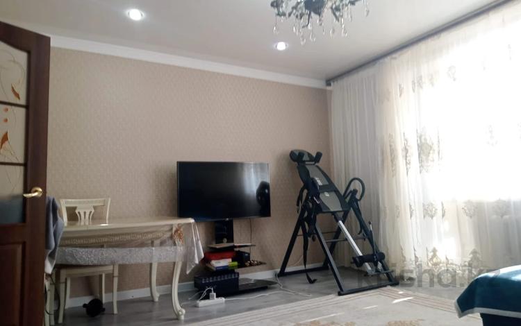 3-бөлмелі пәтер · 67.6 м² · 5/5 қабат, Мкр. Степной-1, бағасы: 24 млн ₸ в Караганде, Казыбек би р-н — фото 2