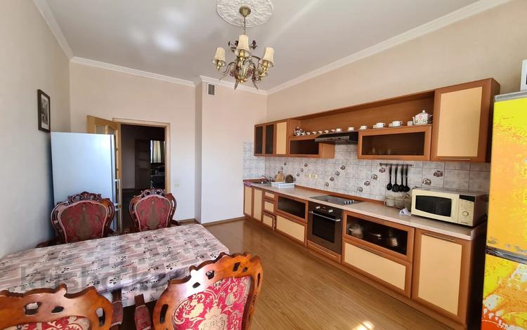 3-комнатная квартира · 125 м² · 9/9 этаж, Достык 10 за 58 млн ₸ в Астане, Есильский р-н — фото 2