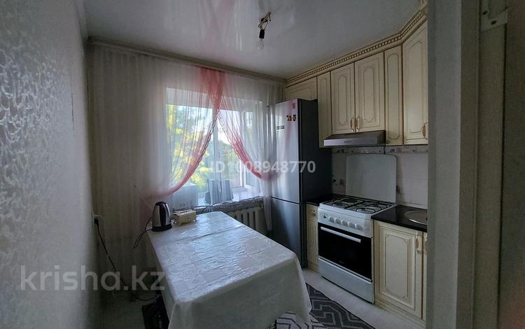 3-бөлмелі пәтер · 53 м² · 2/2 қабат, Танирбергенова 27 — Народный банк, бағасы: 18 млн ₸ в  — фото 2