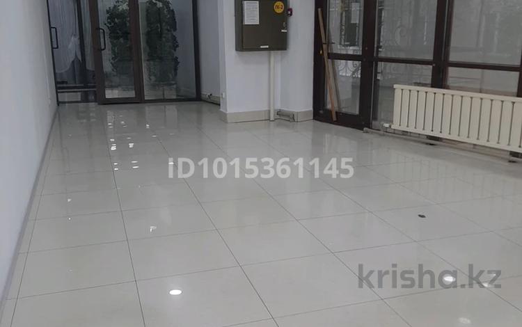 Магазины и бутики · 44 м² за 220 000 ₸ в Караганде, Казыбек би р-н — фото 2