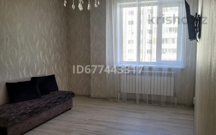 1-комнатная квартира, 40 м², 10/16 этаж помесячно, Тлендиева 44а