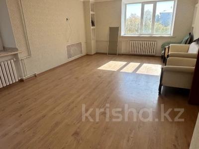 3-комнатная квартира · 107 м² · 3/5 этаж, Есет Батыра 71/1 за 22 млн 〒 в Актобе