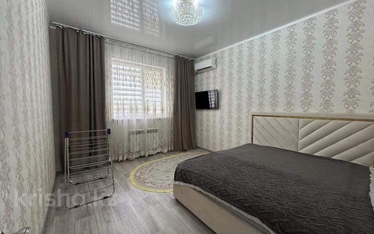 1-комнатная квартира · 38 м² · 2/7 этаж, 16-й мкр 28 — Рядом Байтерек за 120 000 ₸ в Актау — фото 2