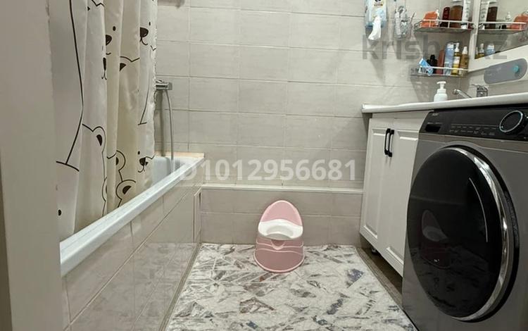 4-бөлмелі пәтер · 89 м² · 2/12 қабат, мкр Шугыла, Шұғыла ш/а. 340/4 — Сатылады жайлы пәтер 3 бөлмелі кең әрі жарық пәтер сатылады! Жалпы ауданы – 89 м² Пәтер туралы: • 3 бөлме (қонақ бөлме + жатын бөлмелер) • 1 ас үй • 1 ванна және 1 дәретхана • Жаңа жөндеуден өткен, заманауи дизайн • Барлық жиһаздар жаңа және толық жабдықталған • Кіріп, бірден тұруға дайын (заезжай да живи) • ⁠2/9қабат Артықшылықтары: • Кең әрі жарық бөлмелер • Сапалы жиһаздар мен техника • Ыңғайлы жоспарланған • Таза, ұқыпты, жайлы атмосфера • Отбасына өте қолайлы • Жақсы орналасқан аудан (инфрақұрылымы дамыған): • Мектептер, балабақшалар жақын • Дүкендер, супермаркеттер • Қоғамдық көлік қолжетімді, бағасы: 320 000 ₸ в Алматы, Наурызбайский р-н — фото 2