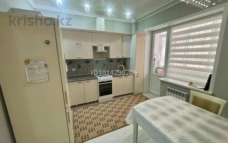 3-комнатная квартира · 107 м² · 1/3 этаж, Тайманова — Саяхат за 48 млн ₸ в Уральске — фото 2