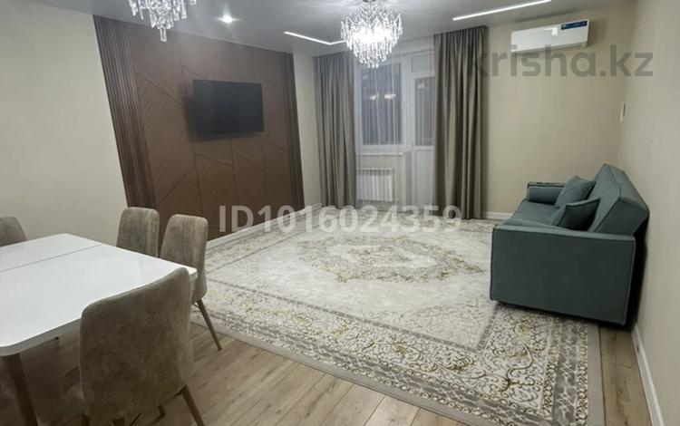 3-комнатная квартира · 80 м² · 7/9 этаж, Самал 82/1 за 220 000 ₸ в Уральске — фото 2