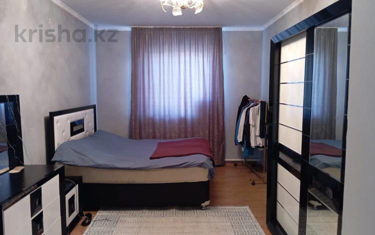 Отдельный дом · 6 комнат · 500 м² · 9 сот., Мкр Атырау байконыр за 700 000 〒 — фото 2