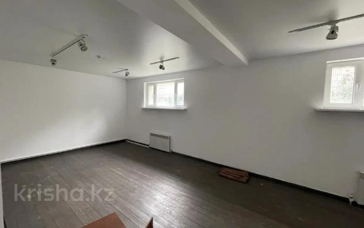 Свободное назначение, офисы, магазины и бутики, склады, азс, автосервисы и автомойки, общепит, салоны красоты, сельское хозяйство, бани, гостиницы и зоны отдыха, медцентры и аптеки, образование, развлечения · 1260 м² за 900 млн 〒 в Алматы, Наурызбайский р-н — фото 2