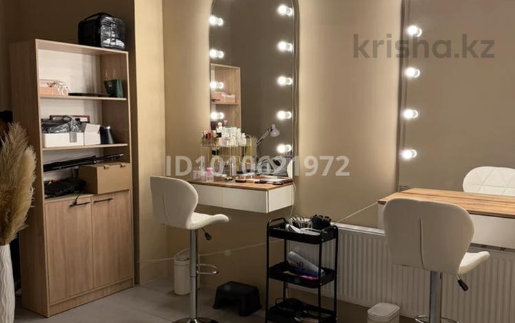 Салоны красоты, кабинеты и рабочие места, студии · 20 м² за 100 000 ₸ в Астане, Нура р-н — фото 2