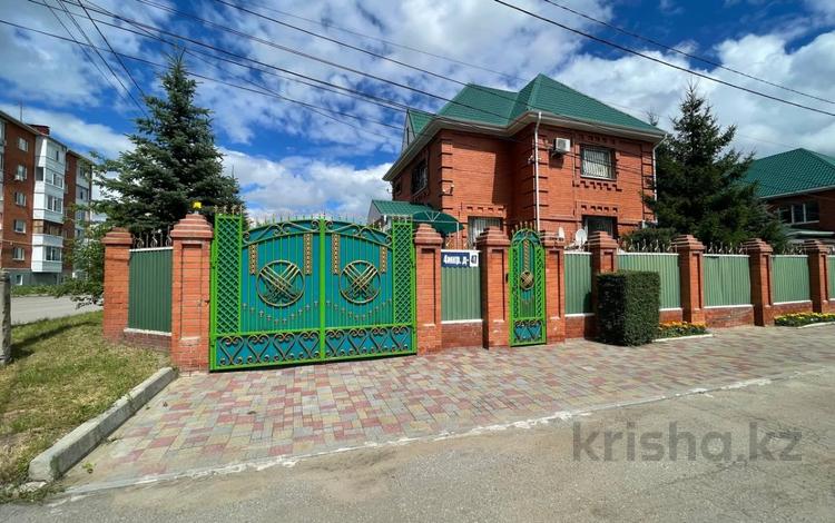 Отдельный дом · 5 комнат · 294.3 м² · 16.2 сот., 4-й микрорайон 47 за 180 млн ₸ в Костанае — фото 2