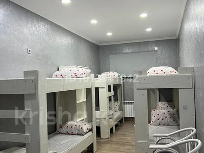8 комнат · 350 м² · 1/1 этаж, мкр Жетысу-2 2А — Саина-Улугбека за 50 000 ₸ в Алматы, Ауэзовский р-н