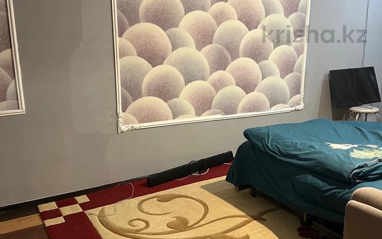 1-комнатная квартира · 31 м² · 1/5 этаж, мкр Айнабулак-1 за 2 500 ₸ в Алматы, Жетысуский р-н — фото 2