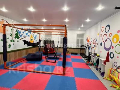 Действуйший бизнес коррекционный центр · 380 м² за 1.9 млн 〒 в Актобе, Старый город