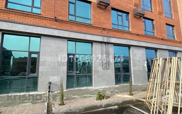 Свободное назначение, офисы, магазины и бутики, салоны красоты, медцентры и аптеки, кабинеты и рабочие места, студии · 90 м² за 720 000 〒 в Костанае — фото 2