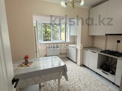 1-бөлмелі пәтер · 50 м² · 8/9 қабат, мкр Тастак-3, Толеби 221, бағасы: 15 000 ₸ в Алматы, Алмалинский р-н