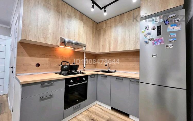3-бөлмелі пәтер · 72 м² · 8/9 қабат, 5 мкр 32, бағасы: 26 млн ₸ в Аксае — фото 2