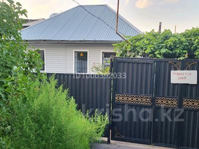 Отдельный дом · 3 комнаты · 64 м², Кенесары хан 42 — Оптовка, 2ая школа, ЦОН, новая больница за 200 000 〒 в Талгаре