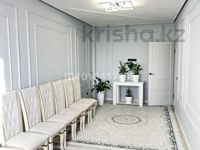 4-бөлмелі пәтер · 120 м² · 5/5 қабат, мкр Арай-2 13, бағасы: ~ 33.3 млн 〒 в Таразе