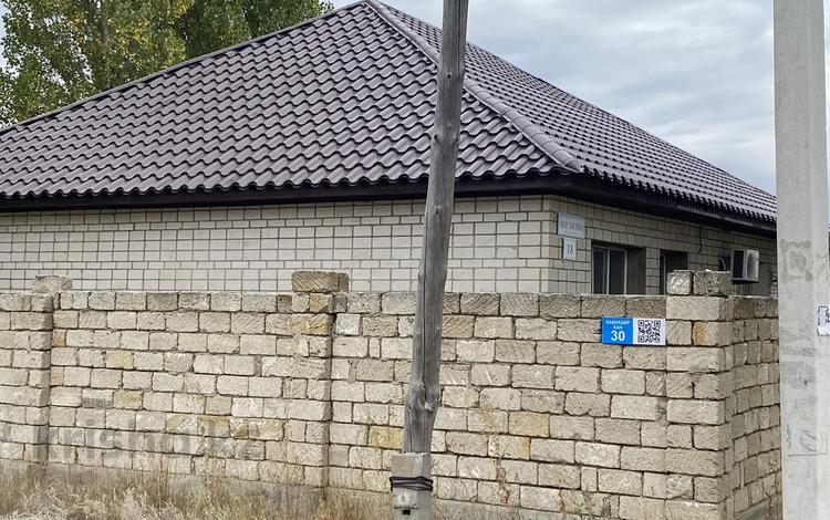 Жеке үй · 4 бөлме · 140 м² · 12 жүзд., Толеу Басенова 18 — Школы 55, бағасы: 35 млн ₸ в Актобе, жилой массив Заречный-4 — фото 2