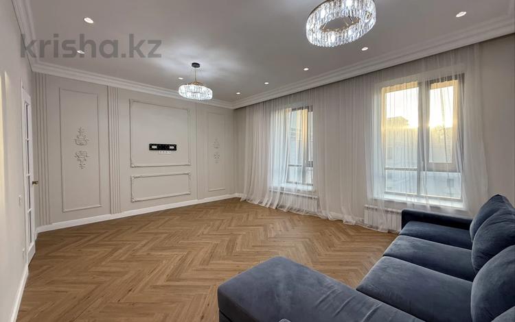 4-комнатная квартира · 205 м² · 6 этаж, Сыганак 14/1 за 210 млн ₸ в Астане, Есильский р-н — фото 2
