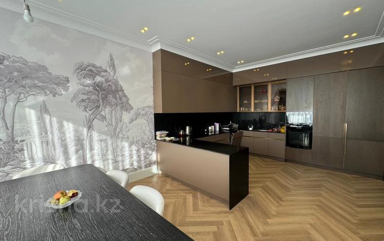 4-комнатная квартира · 165 м² · 5/8 этаж, Достык 13/3 за 900 000 ₸ в Астане, Есильский р-н — фото 2