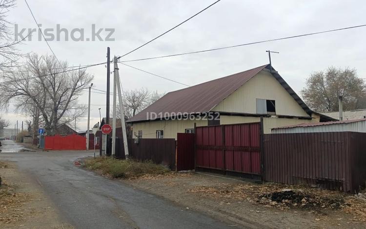 Отдельный дом · 5 комнат · 120 м² · 4.6 сот., 8 линия — Рядом 47 и 12 школы за 20 млн 〒 в Семее — фото 2