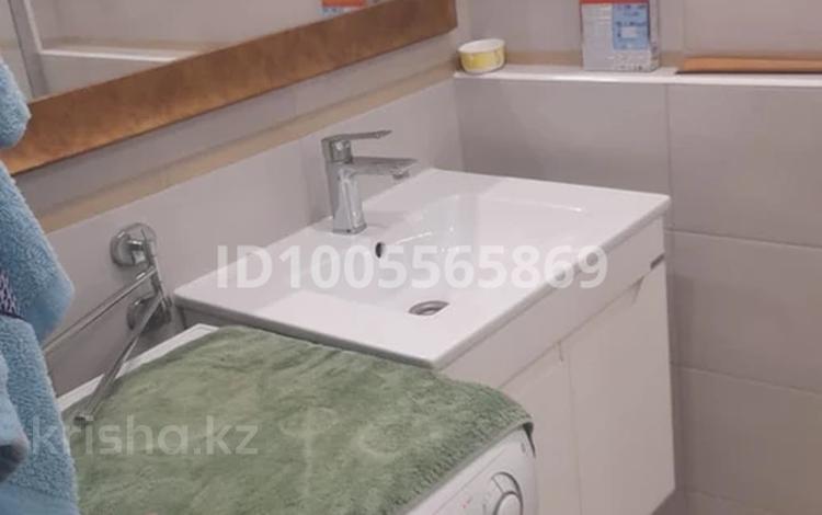 3-комнатная квартира · 63 м² · 3/5 этаж, Просрект Республики 5/1 за 300 000 ₸ в Астане, Сарыарка р-н — фото 2