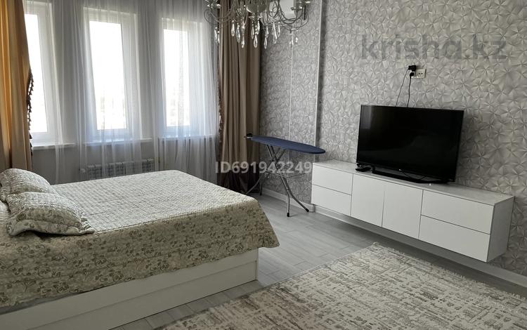 1-комнатная квартира · 57 м² · 9/10 этаж, Махамбета 125б — Дома радио за 29 млн ₸ в Атырау — фото 2