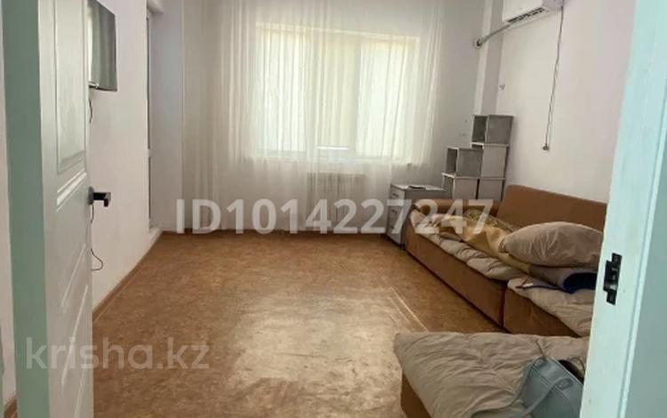 2-комнатная квартира · 58 м² · 2/6 этаж, мкр Нурсая 63 за 170 000 ₸ в Атырау — фото 2