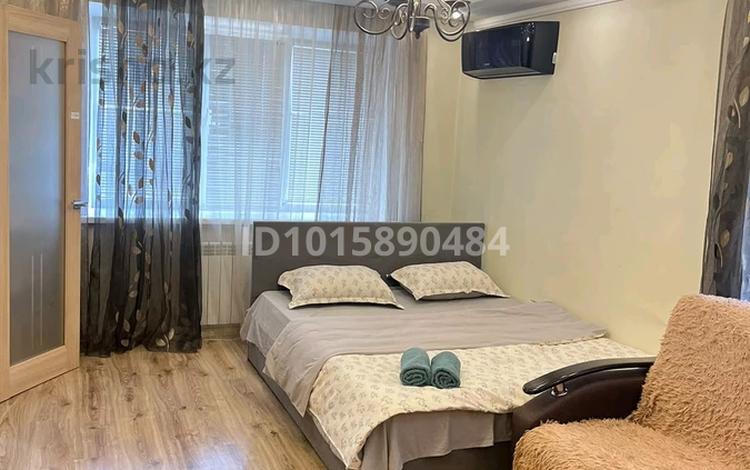 1-комнатная квартира · 56 м² · 2/4 этаж, Гагарина 105 за 12 000 ₸ в Уральске — фото 2