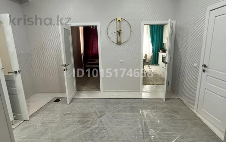 2-бөлмелі пәтер · 80 м² · 7/10 қабат, 16-ш/а. 93, бағасы: 15 000 ₸ в Актау, 16-й мкр  — фото 2