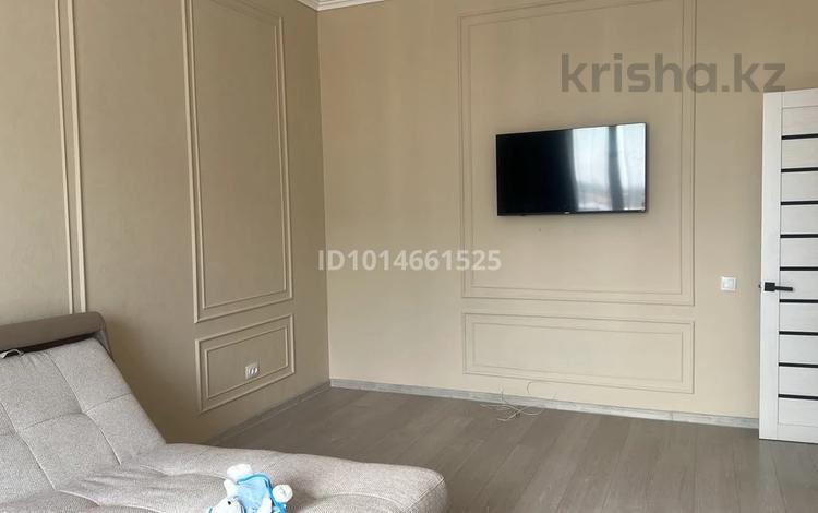 2-бөлмелі пәтер · 70 м² · 6/19 қабат, Юго-Восток ш/а., Дүйсенбекова 83/1, бағасы: 300 000 ₸ в Караганде, Казыбек би р-н — фото 2