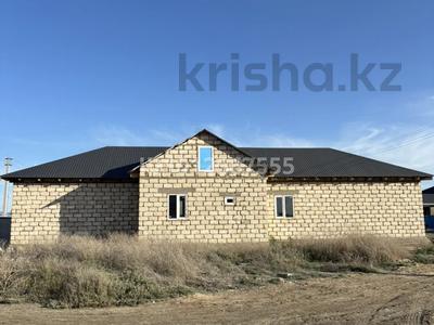 Үйдің бір бөлігі · 1 бөлме · 20.5 м² · 7 жүзд., мкр Жулдыз, Караш калиев — Школ садик магазин супермаркет, рестаран, бағасы: 10.5 млн ₸ в Атырау
