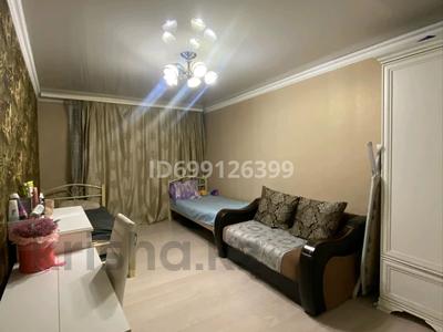 3-комнатная квартира · 58.5 м² · 5/5 этаж, Майкудук, Майкудук, 18й микрорайон 11 — Супермаркет Феллида, остановка 19 микрорайон за 18.5 млн 〒 в Караганде, Алихана Бокейханова р-н