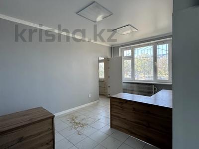 Свободное назначение, офисы, магазины и бутики, салоны красоты, фитнес и спорт, медцентры и аптеки, образование, развлечения, кабинеты и рабочие места, студии · 42 м² за 230 000 〒 в Актау, 11-й мкр