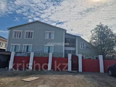 Отдельный дом · 6 комнат · 350 м² · 10 сот., мкр Жумыскер, Жумыскер проезд 6 13 — Возле дороги ,возле Заправки Казахойл, возле школы Тайманова за 55 млн 〒 в Атырау