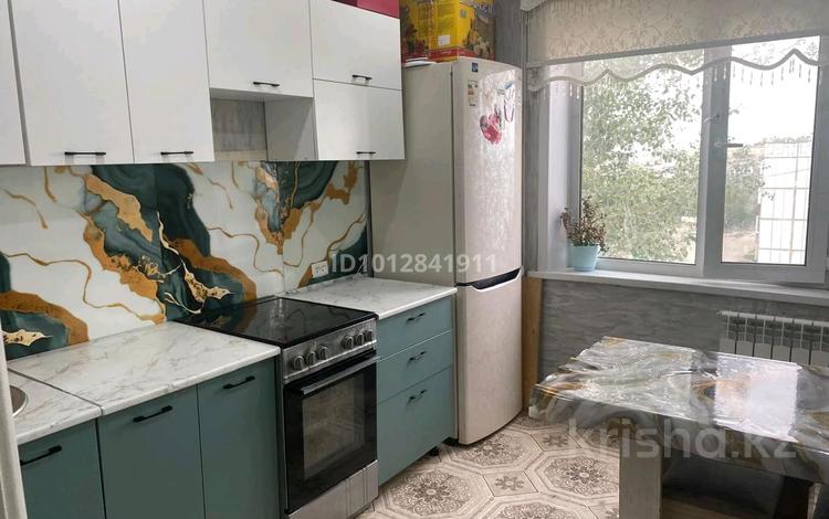 2-бөлмелі пәтер · 55 м² · 5/5 қабат, Юность 45, бағасы: 16 млн ₸ в Семее — фото 2