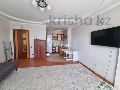 2-бөлмелі пәтер · 49.3 м² · 9/9 қабат, проспект Каныша Сатпаева 2Б — 16 школа, бағасы: 160 000 ₸ в Атырау