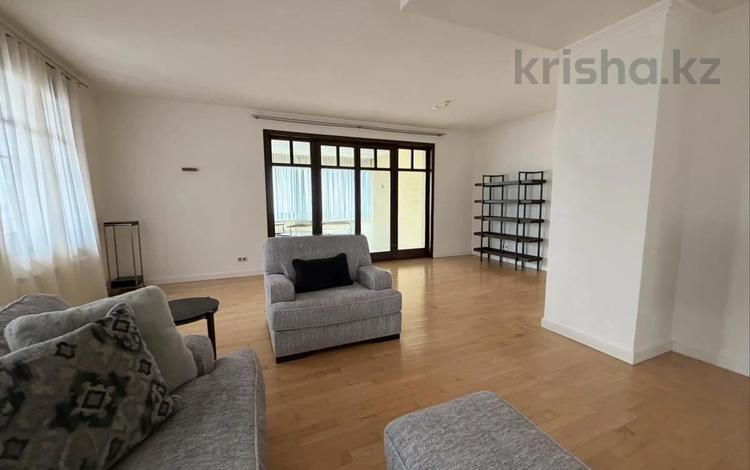 6-комнатная квартира · 423 м² · 3/4 этаж, Керей-Жәнібек хандар 276/15 за 890 млн ₸ в Алматы, Медеуский р-н — фото 3