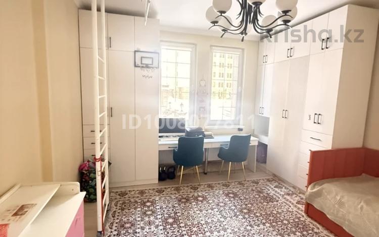 3-комнатная квартира · 82 м² · 1/9 этаж, Храпатый 15 за 70 млн ₸ в Астане, Алматы р-н — фото 2