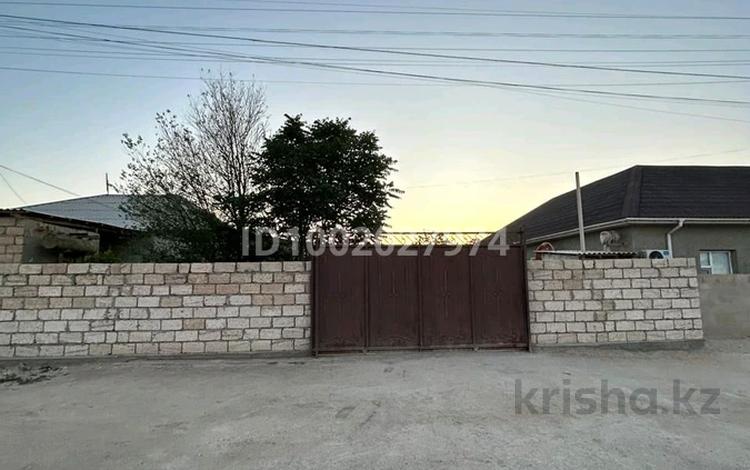 Отдельный дом · 4 комнаты · 180 м² · 1000 сот., Ботакөз 24/1 — Пересечение улиц за 17 млн ₸ в Жанаозен — фото 2