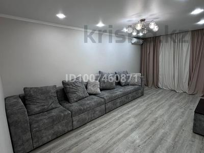 3-комнатная квартира · 63 м² · 1/9 этаж, мкр Кунаева 17 — 6 мкрн за 27 млн 〒 в Уральске